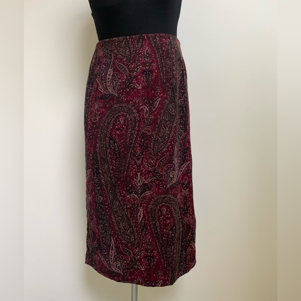 Briggs Skirt-Magenta Black Paisley Pattern-Polyester Spandex Blend-8 Petite
